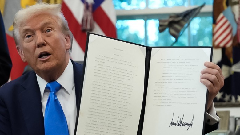 $100,000 fee will not apply to existing H-1B visa holders, clarifies US