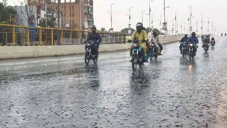 Showers, lightning expected in parts of Karachi today