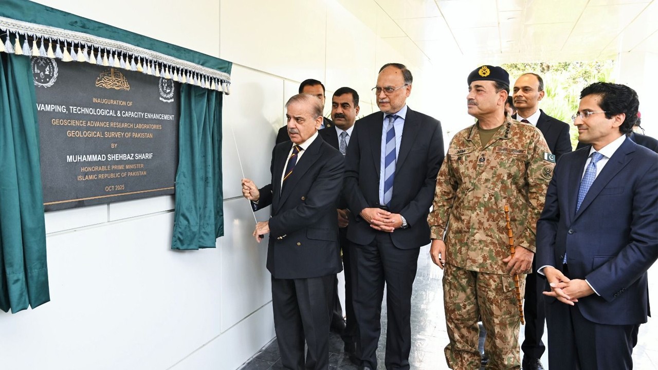 PM Shehbaz inaugurates upgraded geoscience research labs