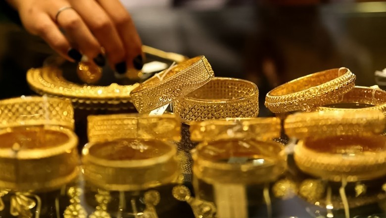 Gold prices see sharp decline in Pakistan