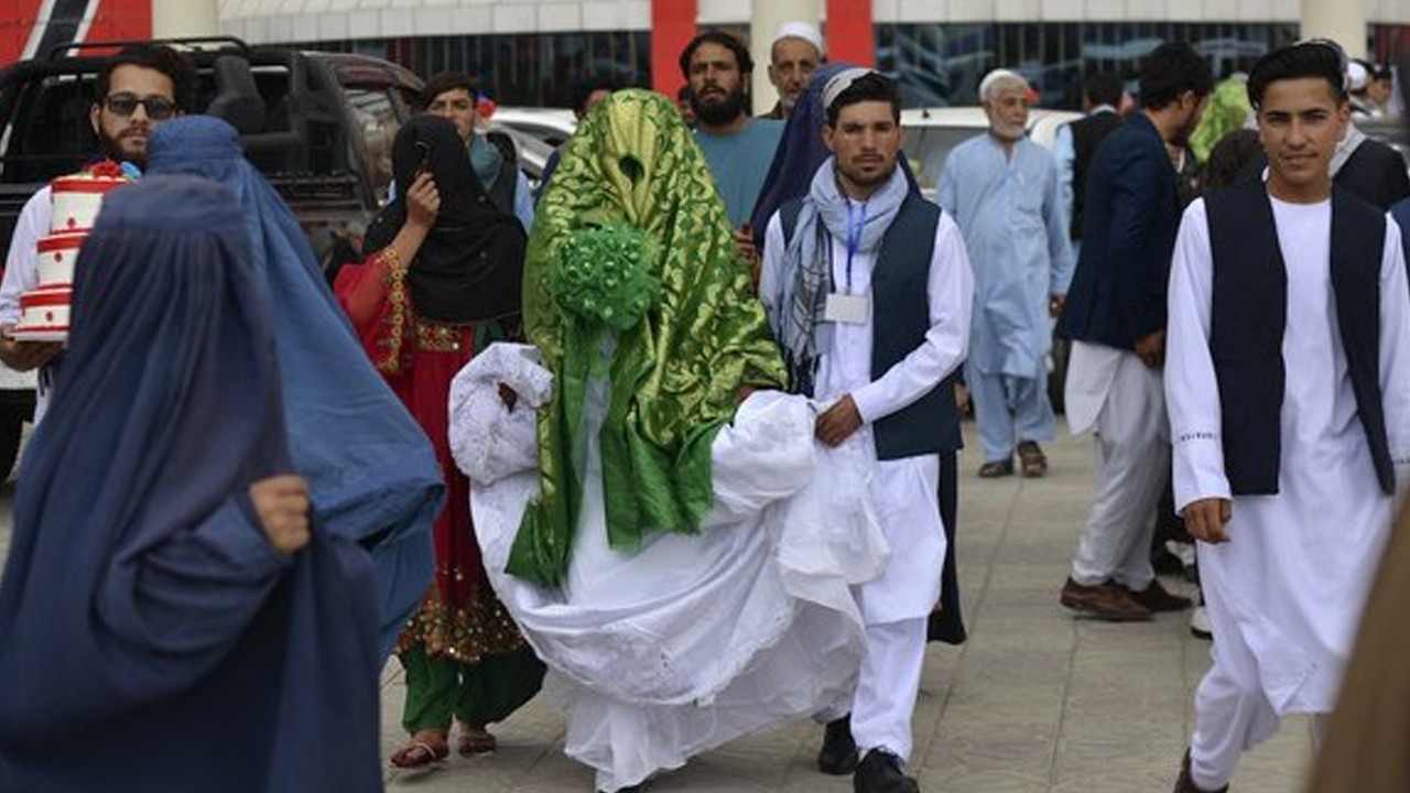 SC halts citizenship for Afghan men married to Pakistani women