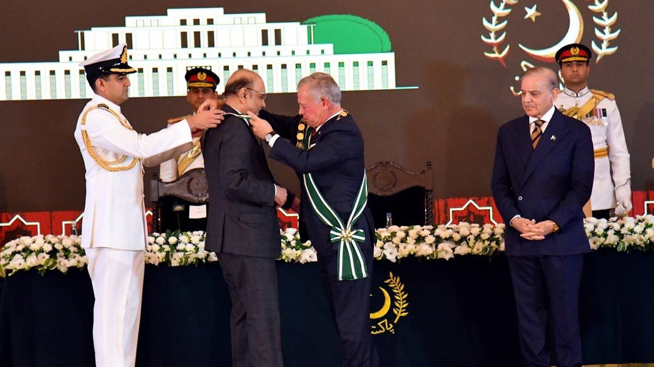 King Abdullah II awarded Pakistan’s highest civil honour