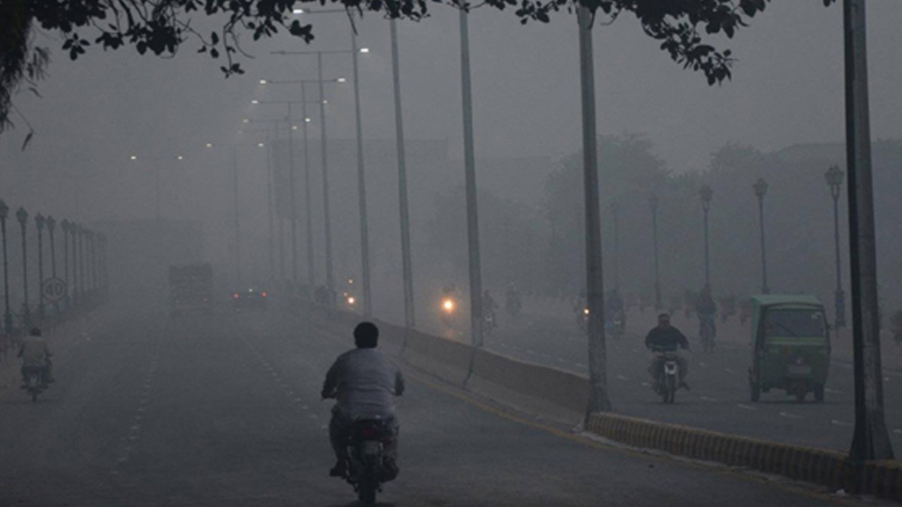 NIH warns of rising smog-related health risks across Pakistan