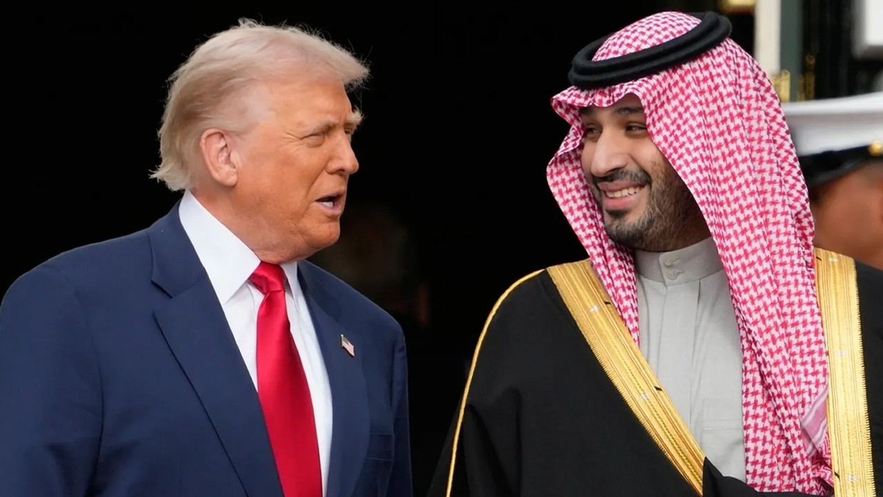 Trump starts work to end Sudan war on Saudi crown prince's request