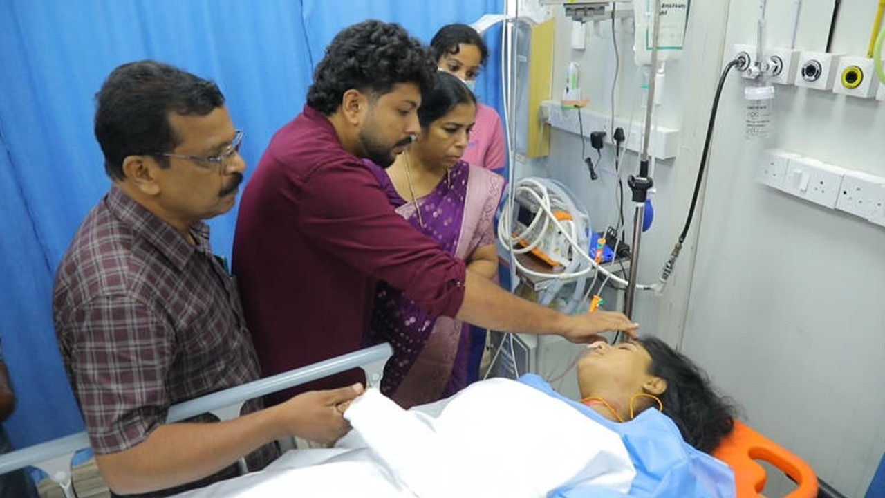 Groom marries injured bride in hospital after devastating accident