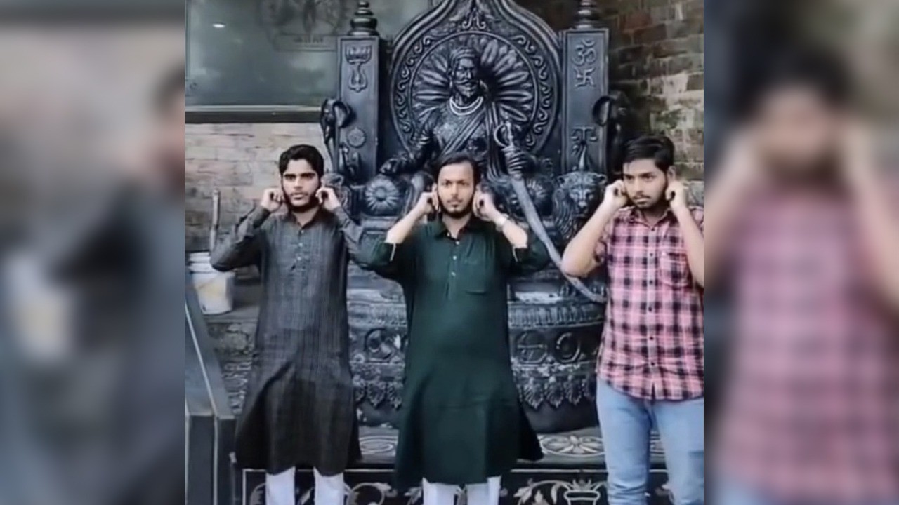 Muslim students forced to bow before idol at Indian college