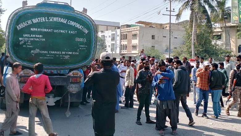Speeding water tanker crushes motorcyclist to death in Karachi
