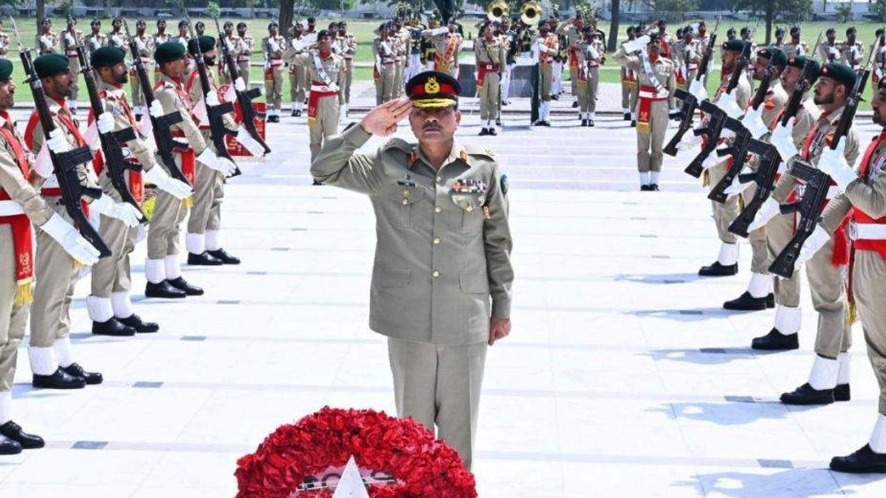 Field Marshal Asim Munir receives Guard of Honour at GHQ
