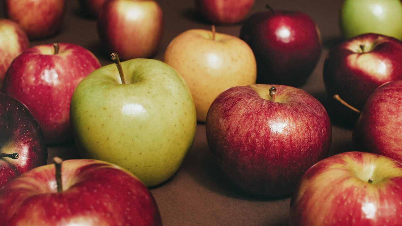 Lahore police lodge FIR over theft of two apples from judge's chamber