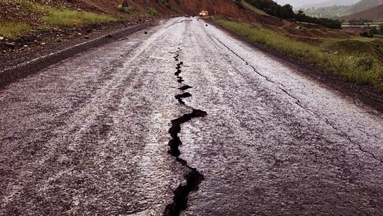 Magnitude 5.7 earthquake jolts Islamabad, parts of KP