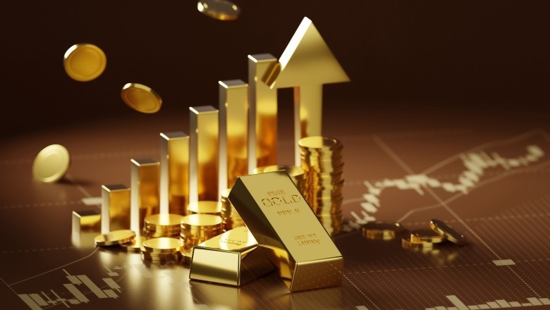 Gold hits new high in Pakistan after Rs2,000 per tola increase