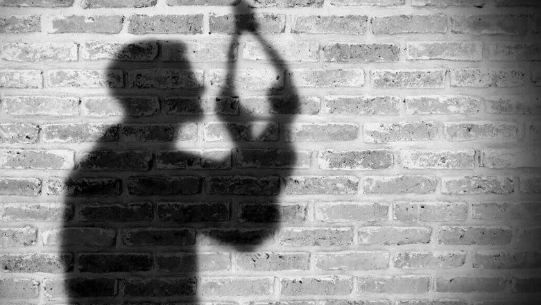 Karachi judge says Pakistan has no law to punish people for abetment of suicide