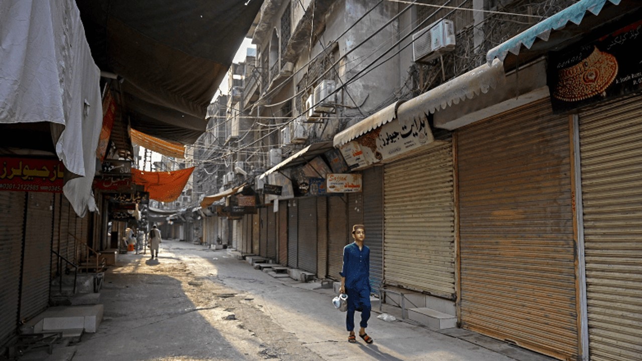 Traders announce Pakistan-wide blockade of major intersections on 16 January