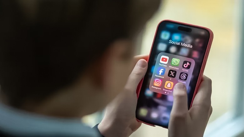 After Australia, France plans to ban children under 15 from social media