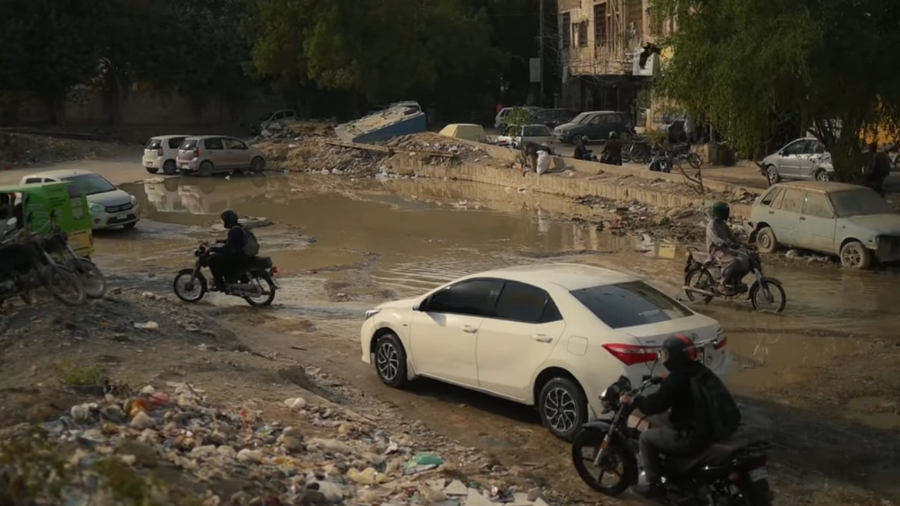 Civic breakdown in Gulshan-e-Iqbal 13-D exposes Karachi’s deepening infrastructure crisis