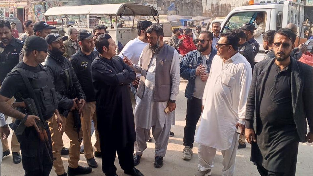 Illegal parking fee collector arrested in Karachi’s Saddar