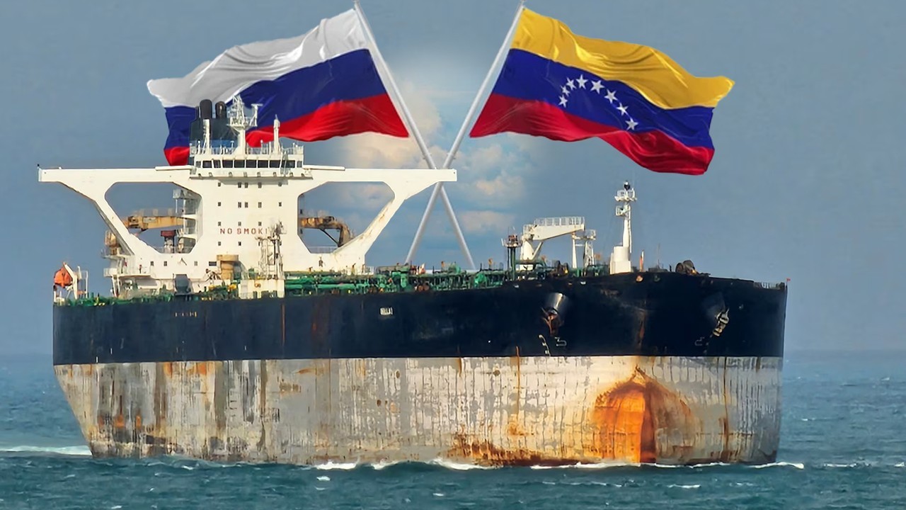 Russia deploys submarine to protect oil tanker arriving from Venezuela