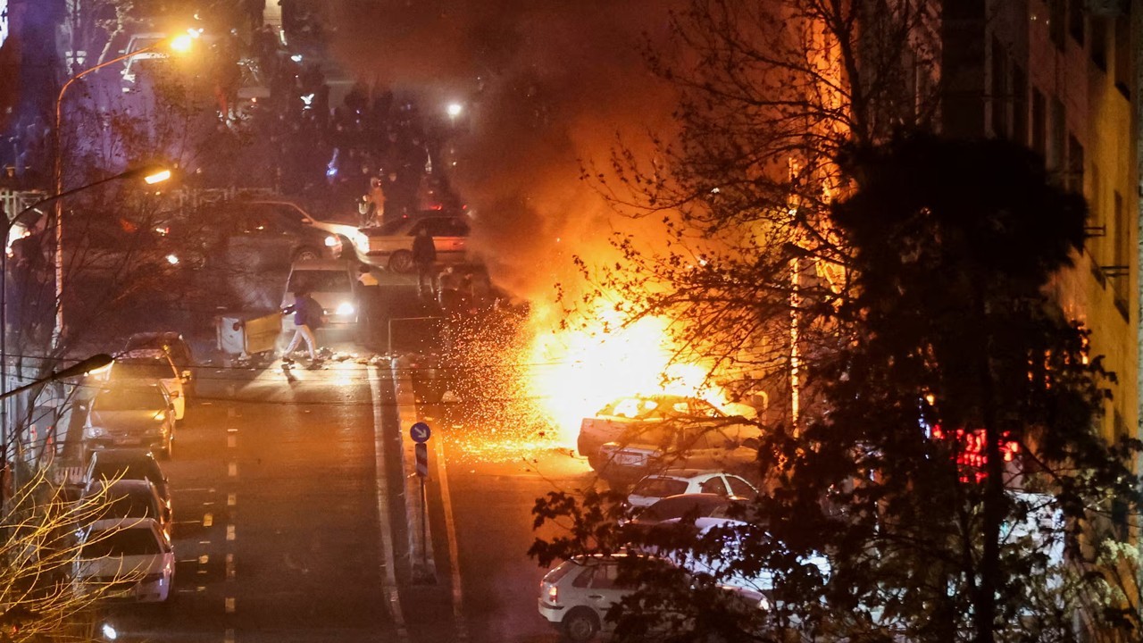 Around 2,000 people killed in protests in Iran: report