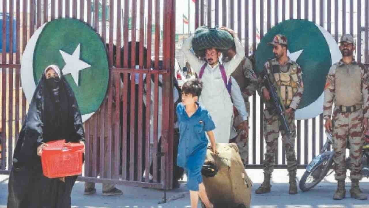 Students and pilgrims trek back to Pakistan, facing hardship and uncertainty