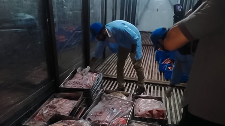 Minister avoids direct answer on alleged donkey meat sale in Islamabad