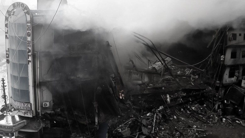 Rescue workers recover 30 bodies from Gul Plaza shop, death toll rises to 61