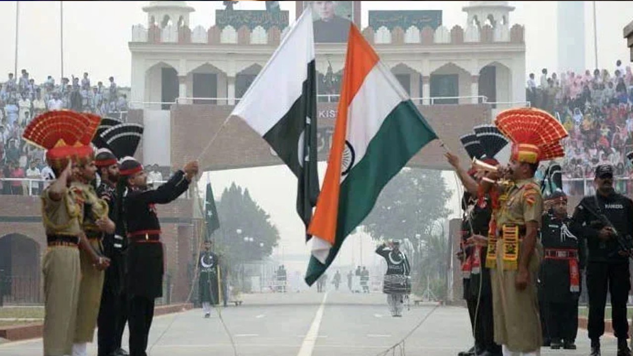 Rahim Yar Khan man who crossed border by mistake returns home after 25 years in Indian jail