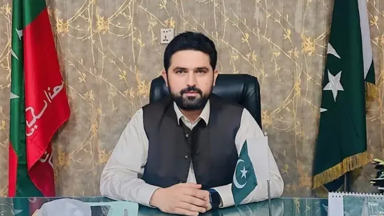 KP CM claims Imran Khan was removed for refusing to bow to foreign pressure