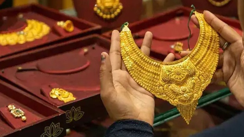 Gold hits new peak in Pakistan after Rs21,200 per tola surge