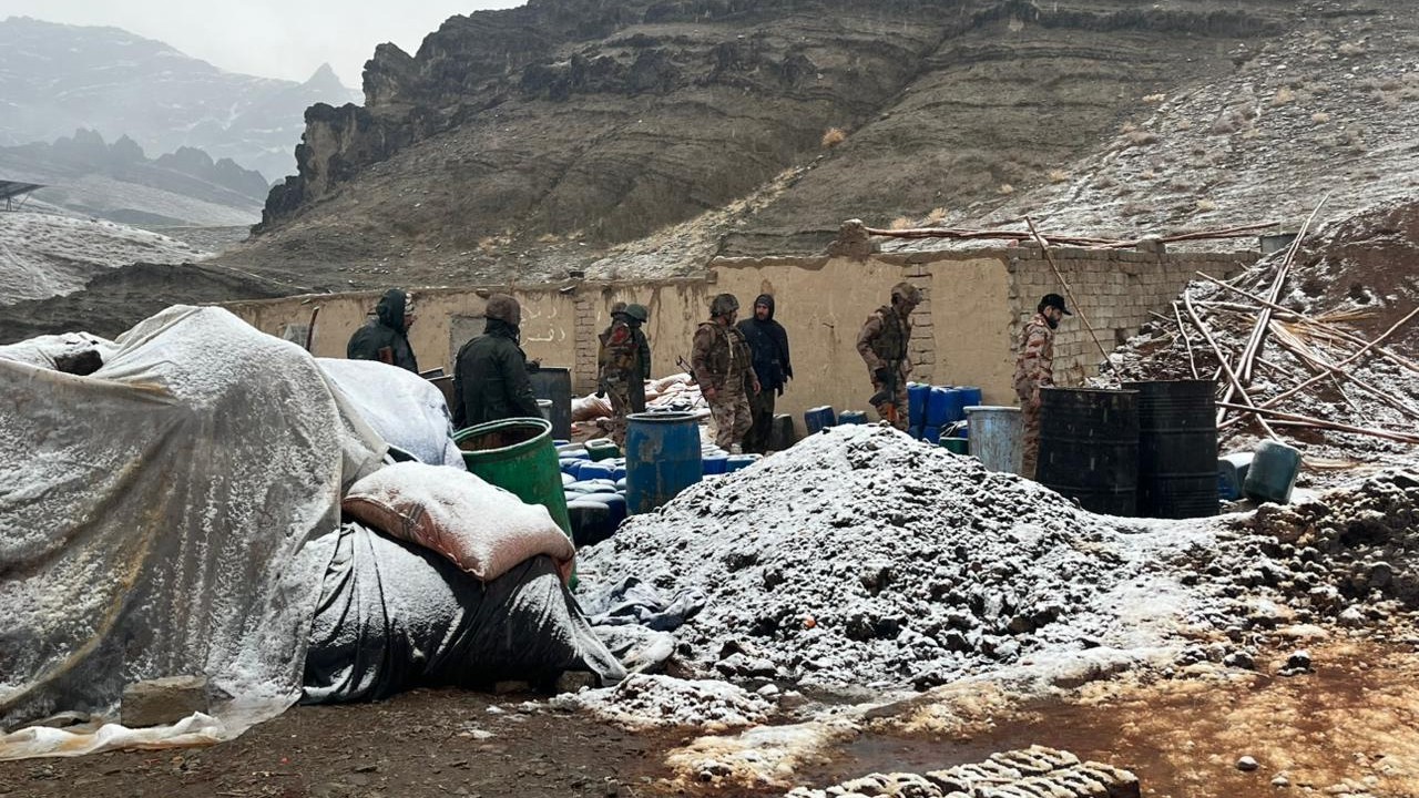 Thieves steal 270kg of narcotics from AC's office in Balochistan