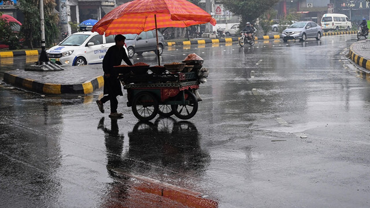 New rain system to enter Punjab tonight, colder weather likely