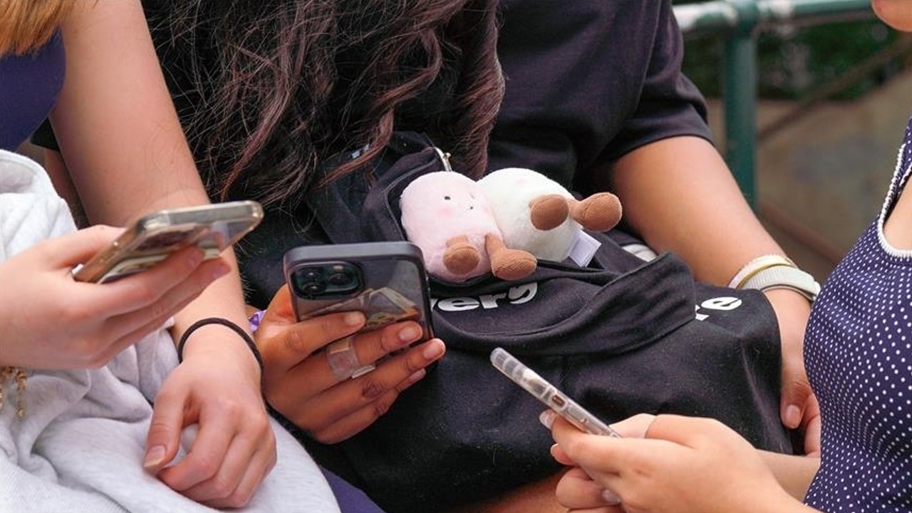 Spain plans social media ban for children under 16