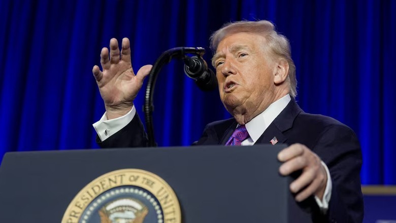 US says Trump prefers diplomacy with Iran but warns he has military options