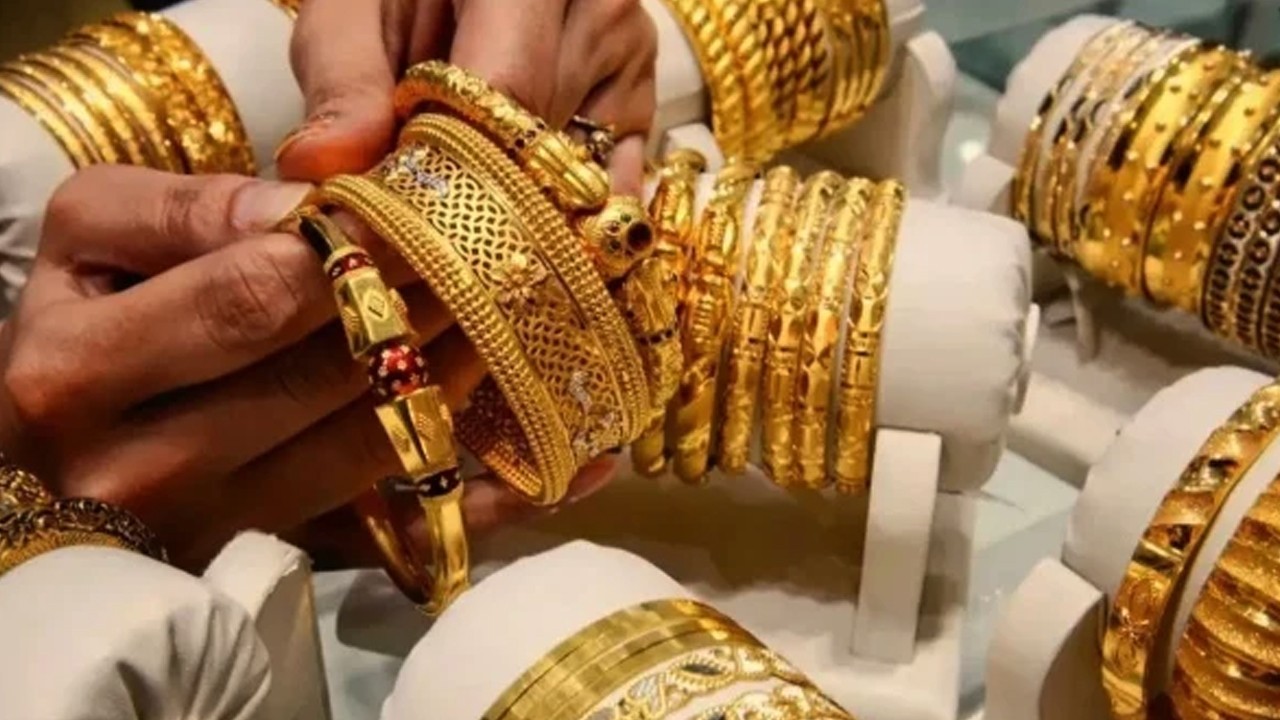 Gold prices remain steady across Pakistan