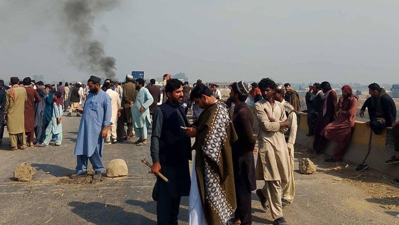 PHC orders reopening of KP roads blocked by PTI supporters