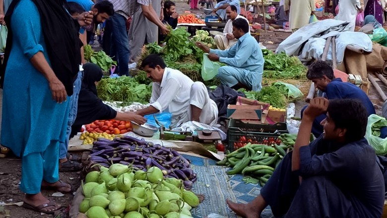 Ramazan price lists issued, but markets ignore them