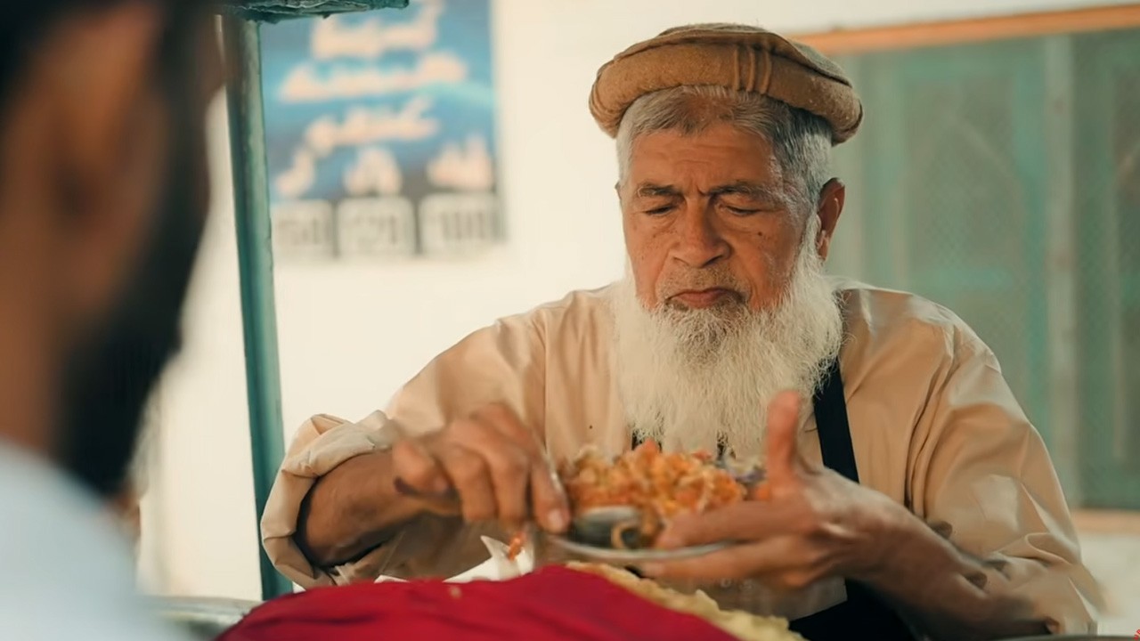 'Balay Bhai': Jahangir Road’s beloved channa chaat seller inspires many
