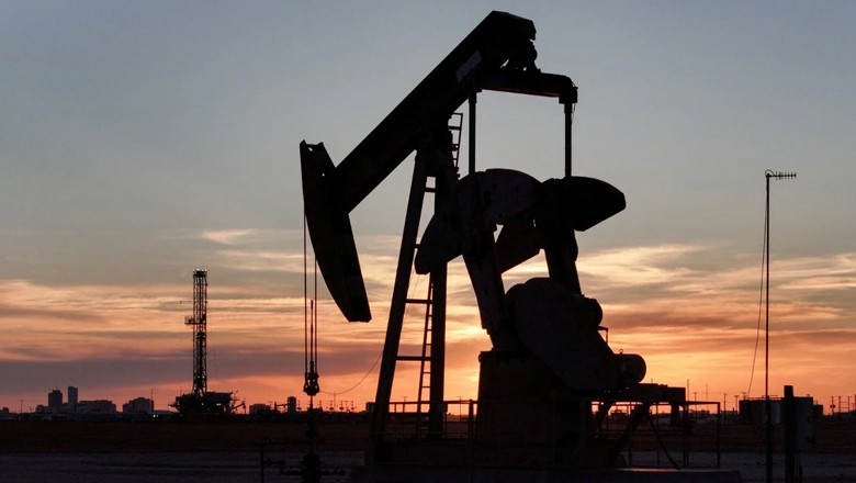 Oil rises to near seven-month highs on US-Iran tensions