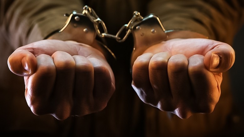 Fraudulent gang issuing fake vaccine certificates, caught in Rawalpindi