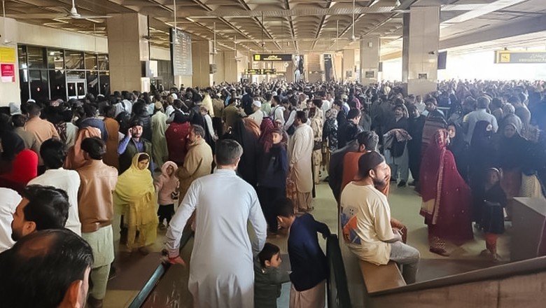 Only two people will be allowed for pick-and-drop at Karachi airport to avoid crowding