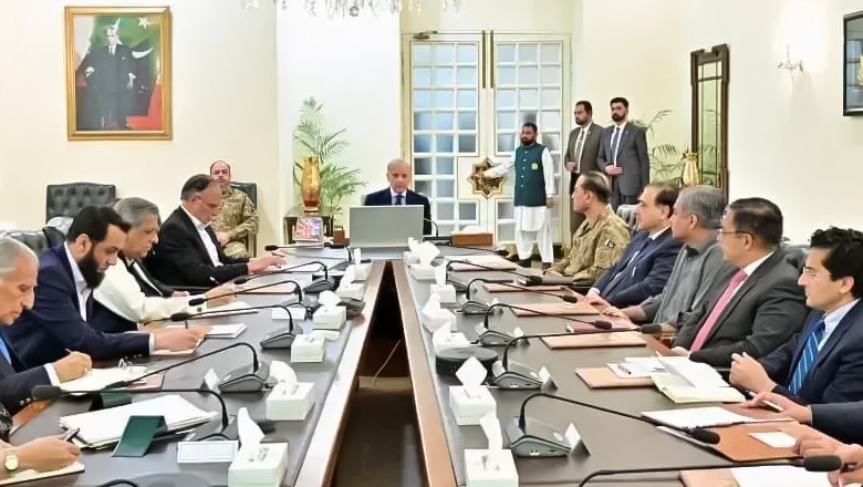 PM Shehbaz reviews security, orders safe return of Pakistanis from Iran