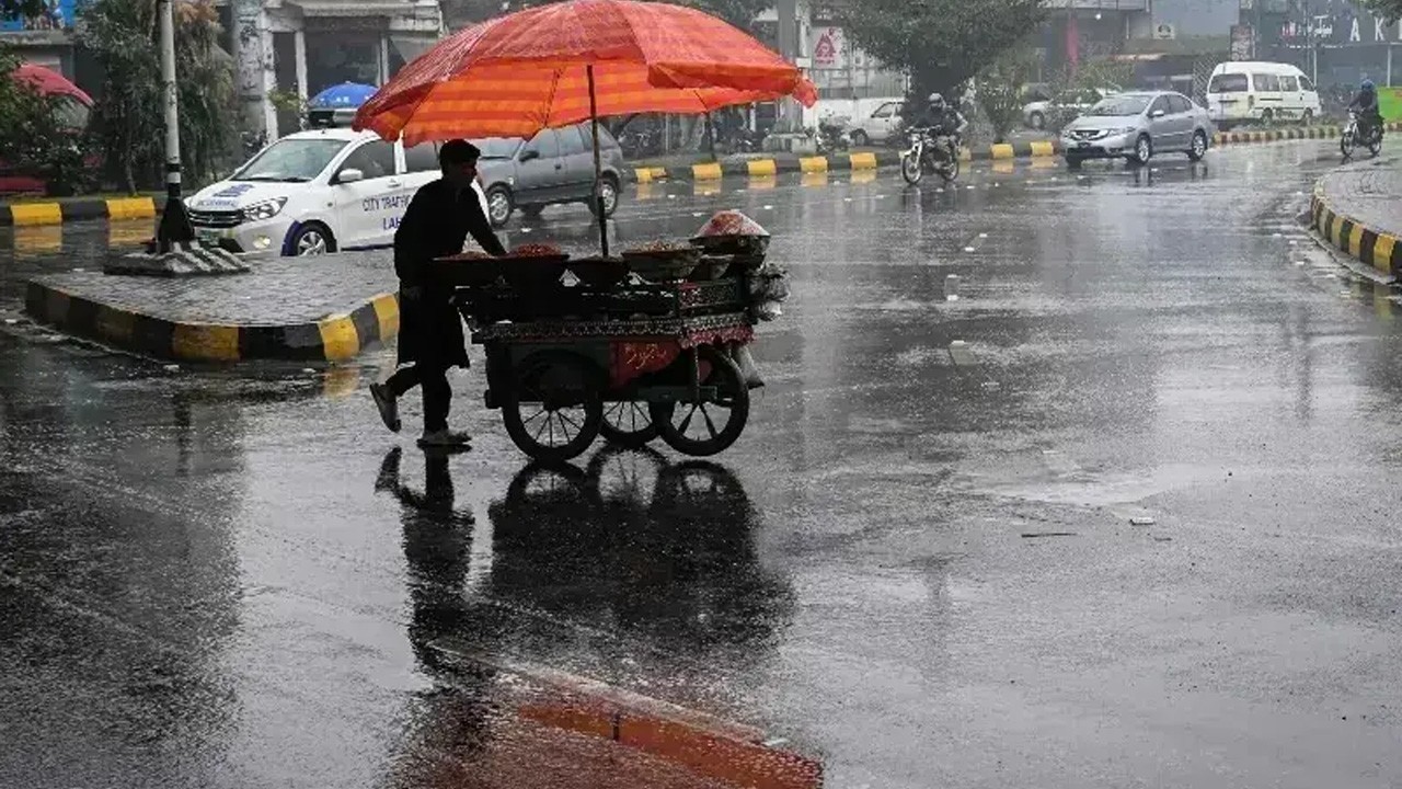 PMD forecasts widespread rain, thunderstorms in parts of country on Monday