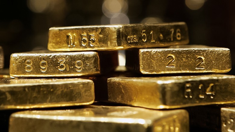 Gold retreats amid Hormuz tensions