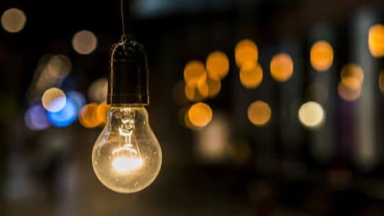 Pakistan announces 2.25-hour daily loadshedding during peak hours