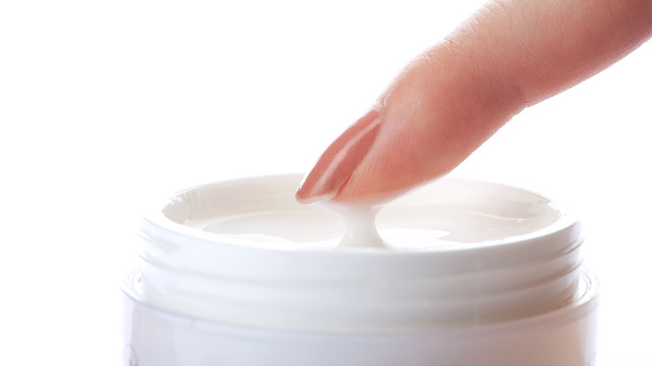 Toxic beauty? Pakistan cracks down on 6 “hazardous” beauty creams containing mercury!