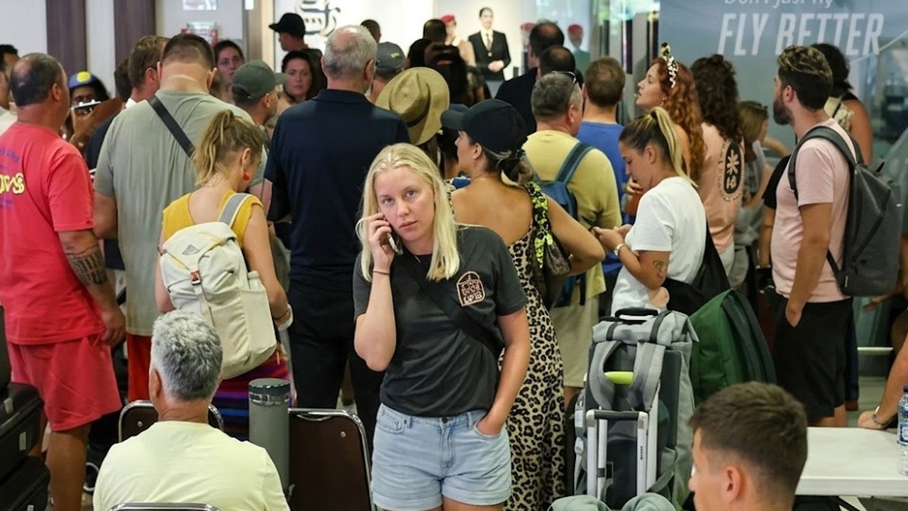 US urges citizens to leave Iran as airspace partially reopens