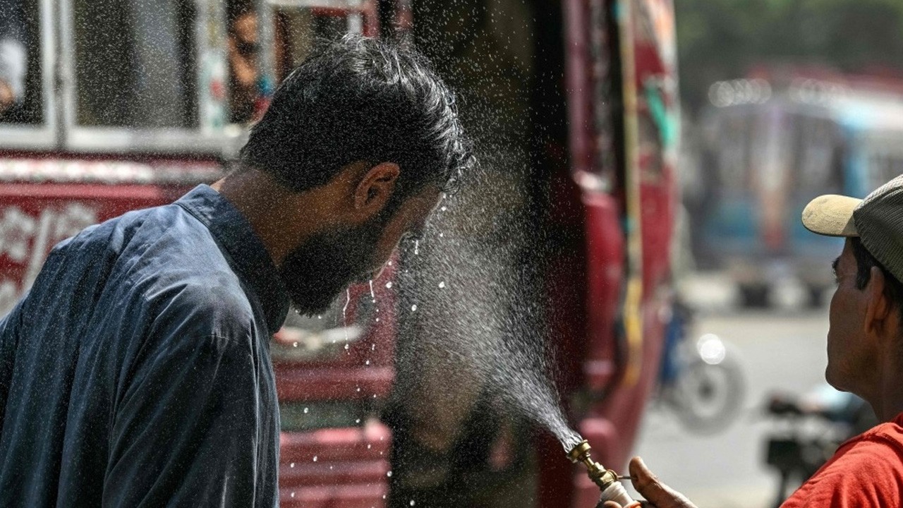 PMD issues another heatwave alert for Sindh, warns mercury may climb to 49°C