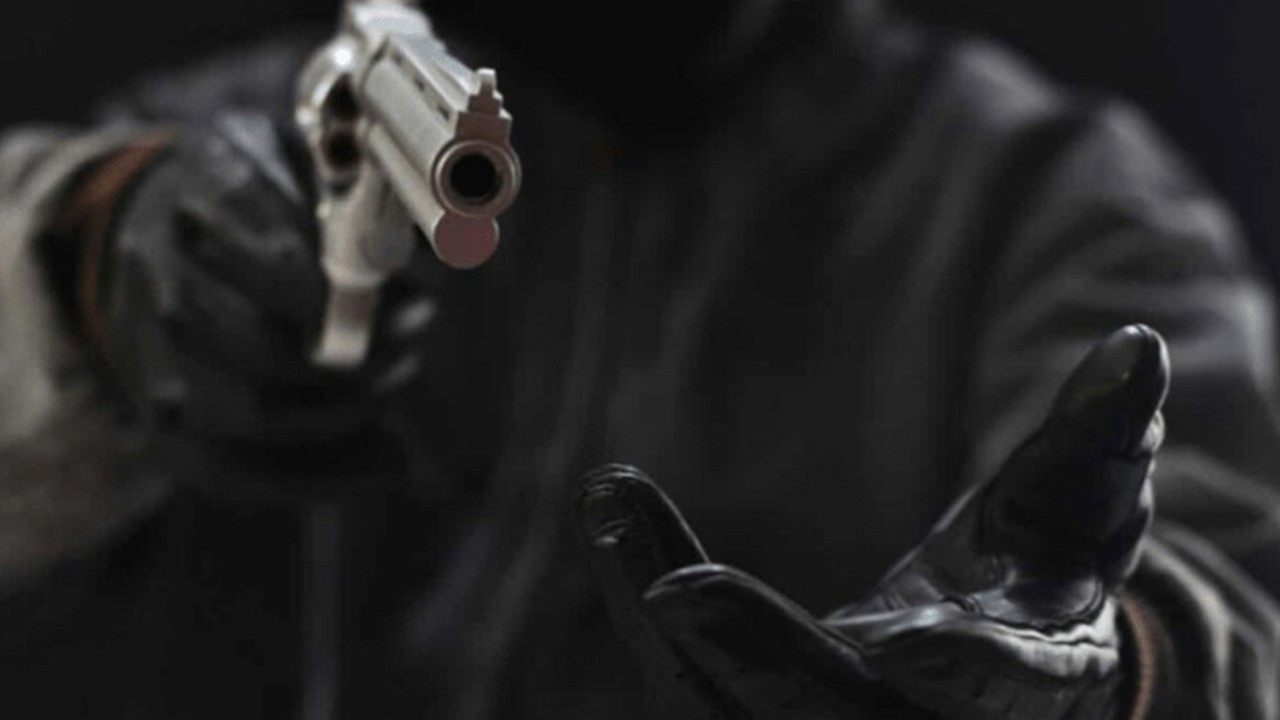 Robbers loot Rs2 million from private company's rider in Karachi’s DHA