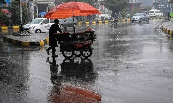 PDMA forecasts rain, dust-thunderstorms in Punjab districts until Saturday