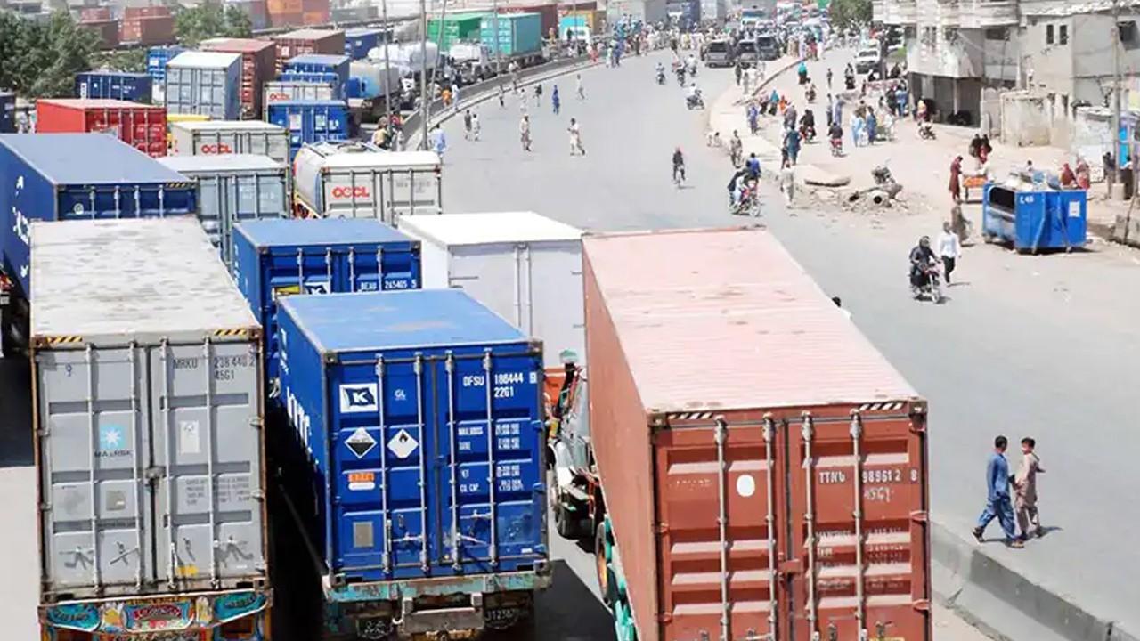 Govt to establish modern terminal for trucks, trailers, and heavy-load vehicles outside Karachi