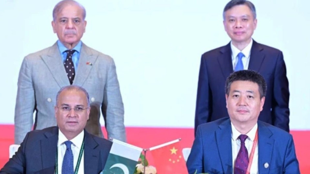 Pakistan, China ink agreements worth over $7 billion